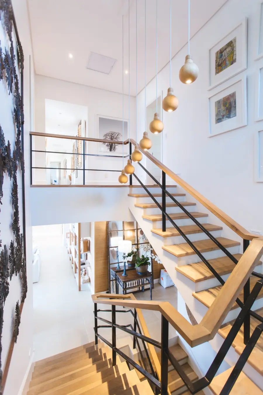 Escalier en bois et garde-corps métallique